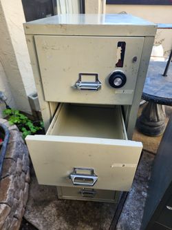 4 Drawer Fire Proof Lovable File Safes (2)