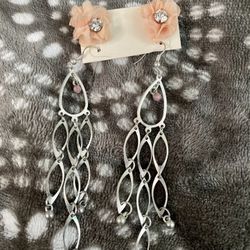 2 Pairs Of Earring