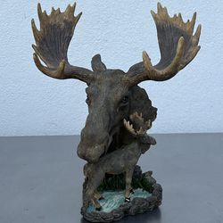 Moose Statue 