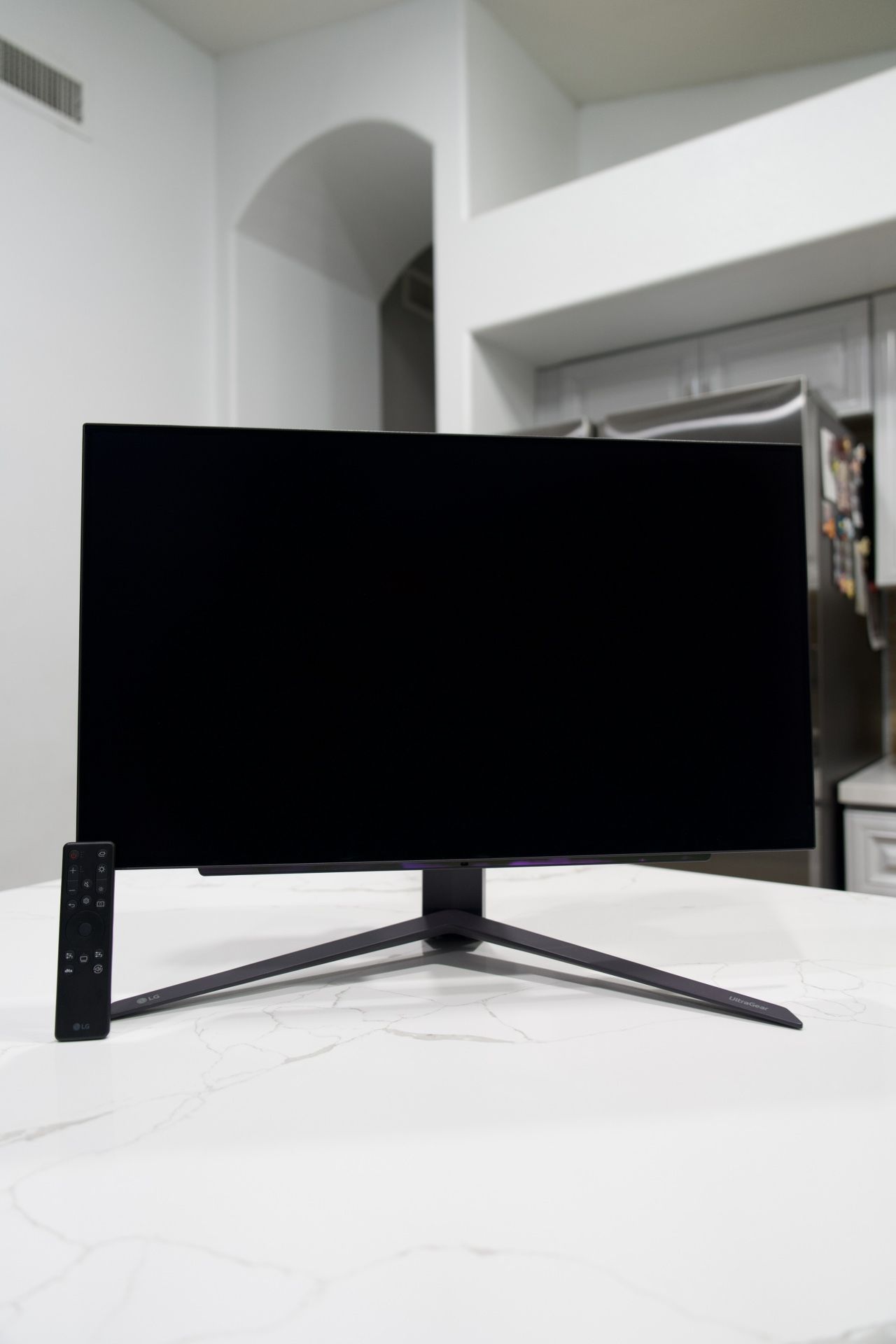 LG - UltraGear 27" OLED QHD 240Hz 0.03ms Gaming Monitor