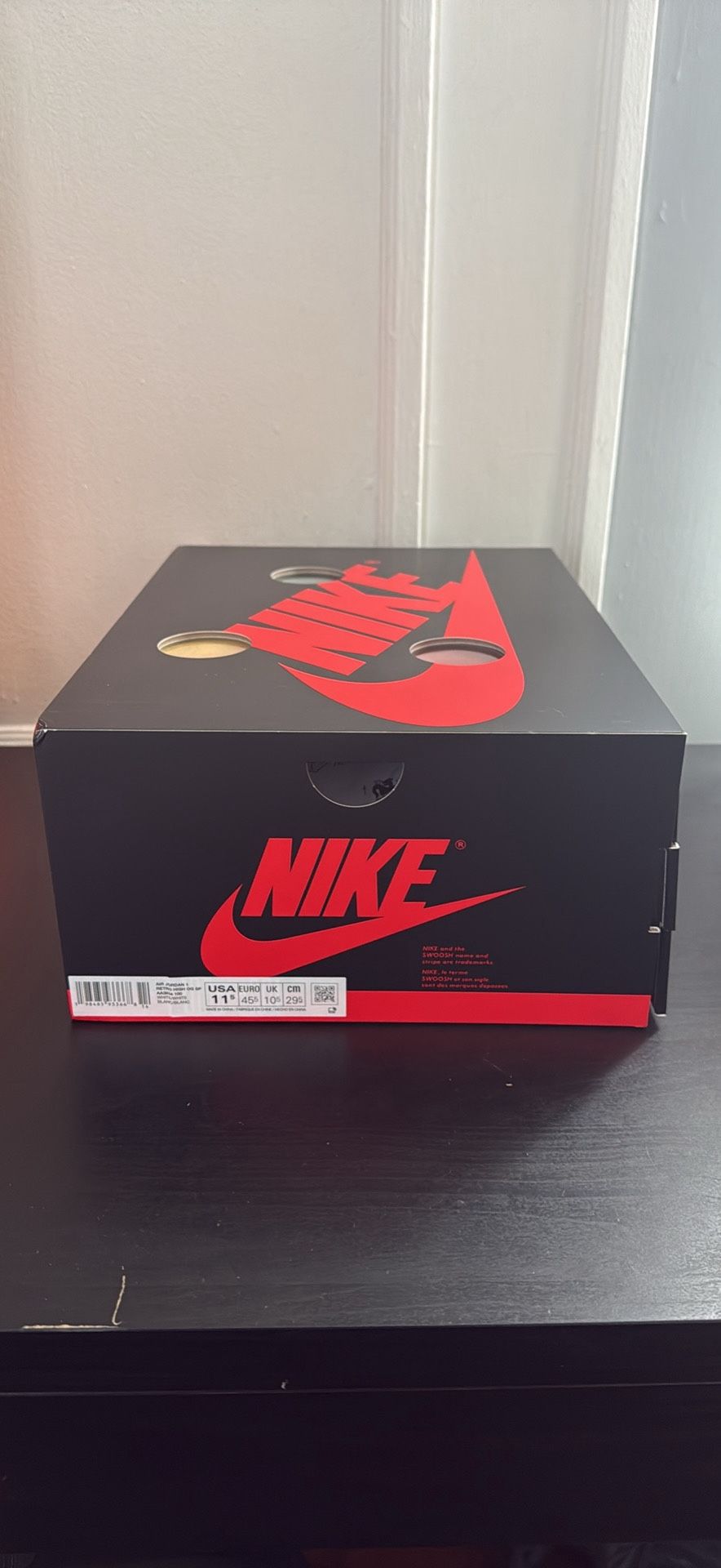 Air Jordan 1 High OG x V.A.A. : North America and Asia Pacific Size 11.5