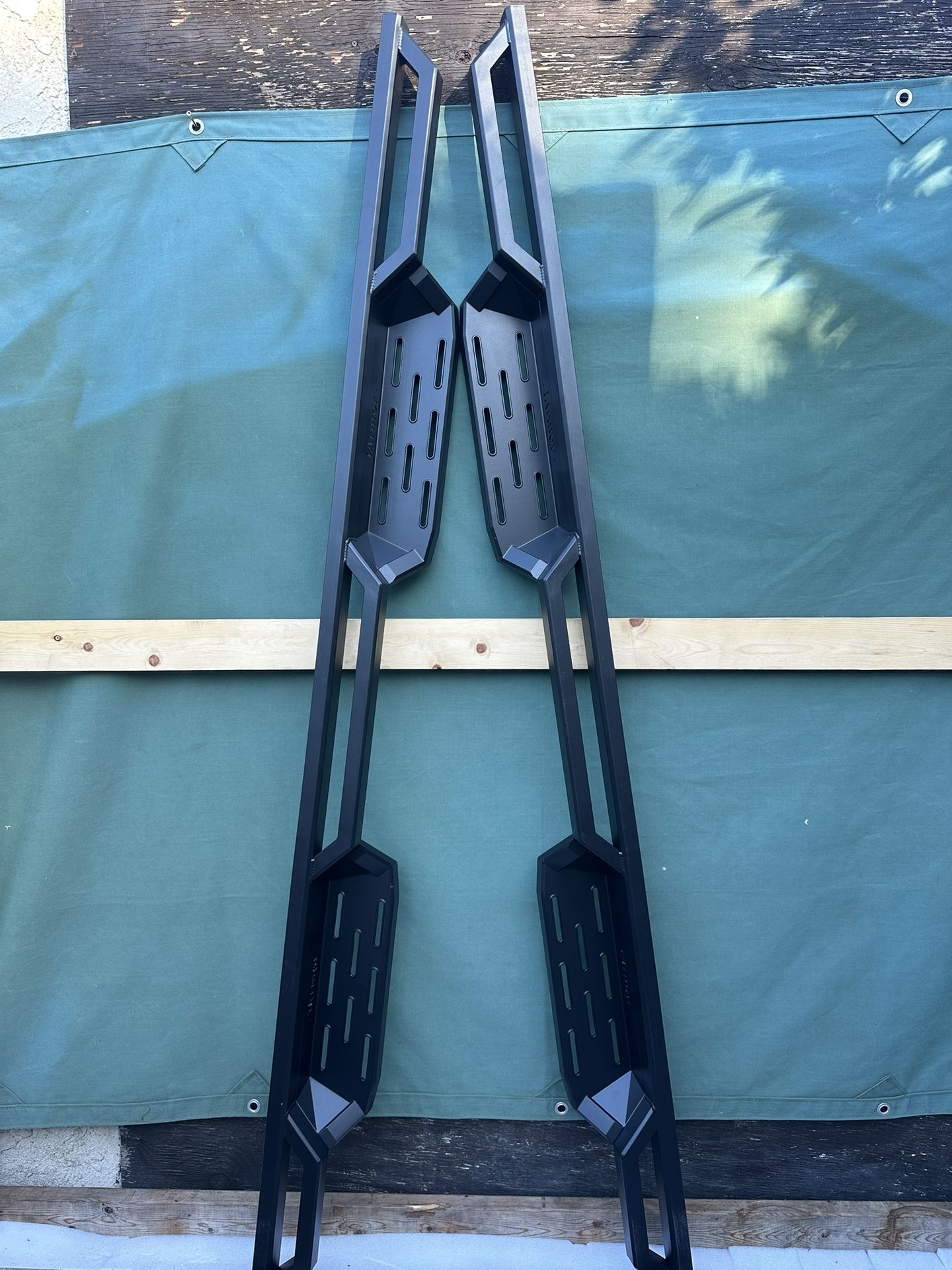 Silverado/Sierra extended cab running board year 2001 to 2007