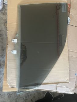 2002-2006 Honda Crv Passenger Side Front Window