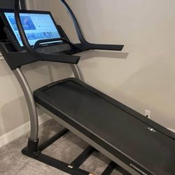 NordicTrack Commercial X32i Incline Treadmill
