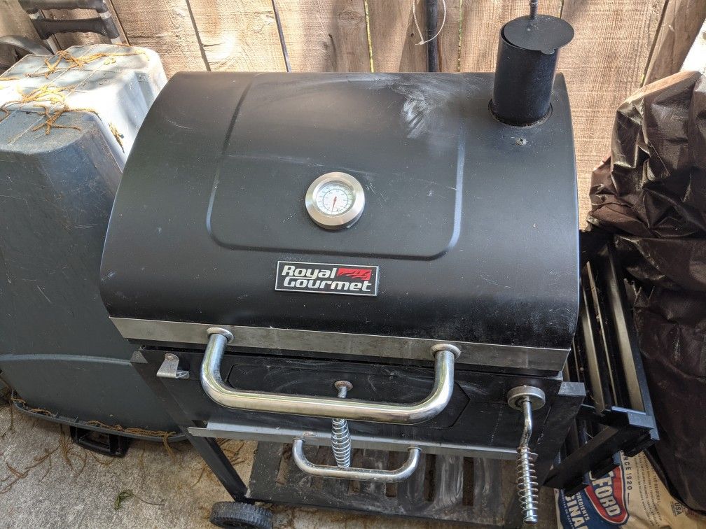 Royal Gourmet Charcoal Grill