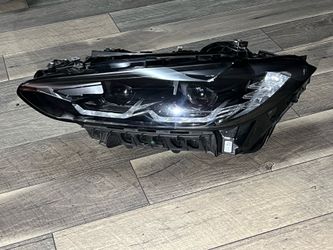 2021-2024 G22/G82/G82  BMW 4-SERIES M3/M4 LEFT DRIVER SIDE HEADLIGHT SHADOW LINE BLACK HOUSING ORIGINAL OEM IN GREAT WORKING CONDITIONS