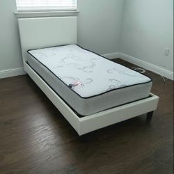 NEW TWIN-SIZE MATTRESS AND BOX SPRING 🆕️