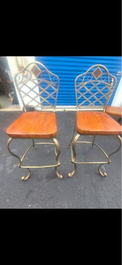 Set of 2 Wrought Iron Wood Seat Bar Stools