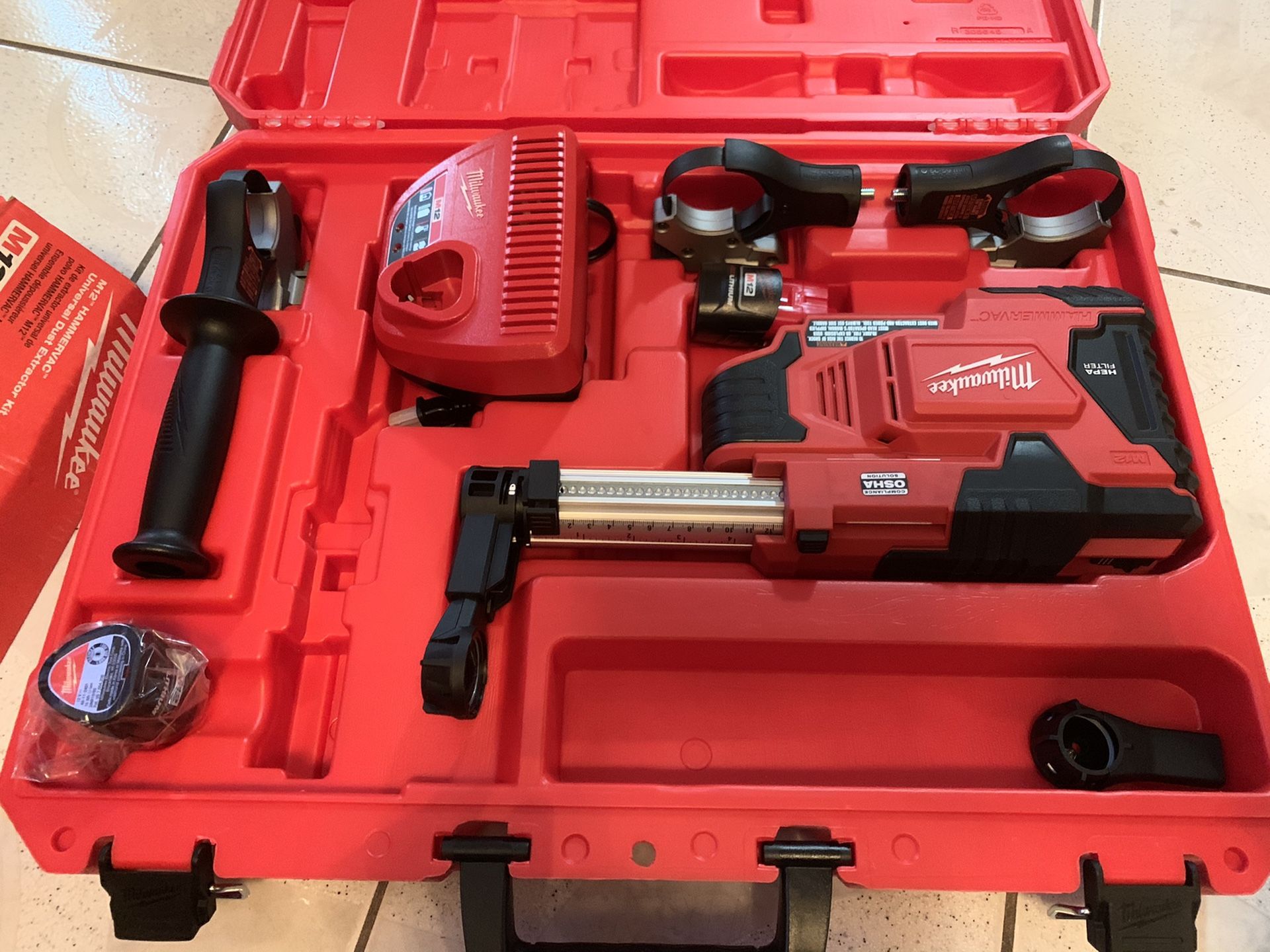 Milwaukee M12 Hammervac Kit Brand New