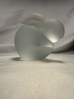 Crowning Touch Frosted Satin White Glass Bunny – 3.5′′