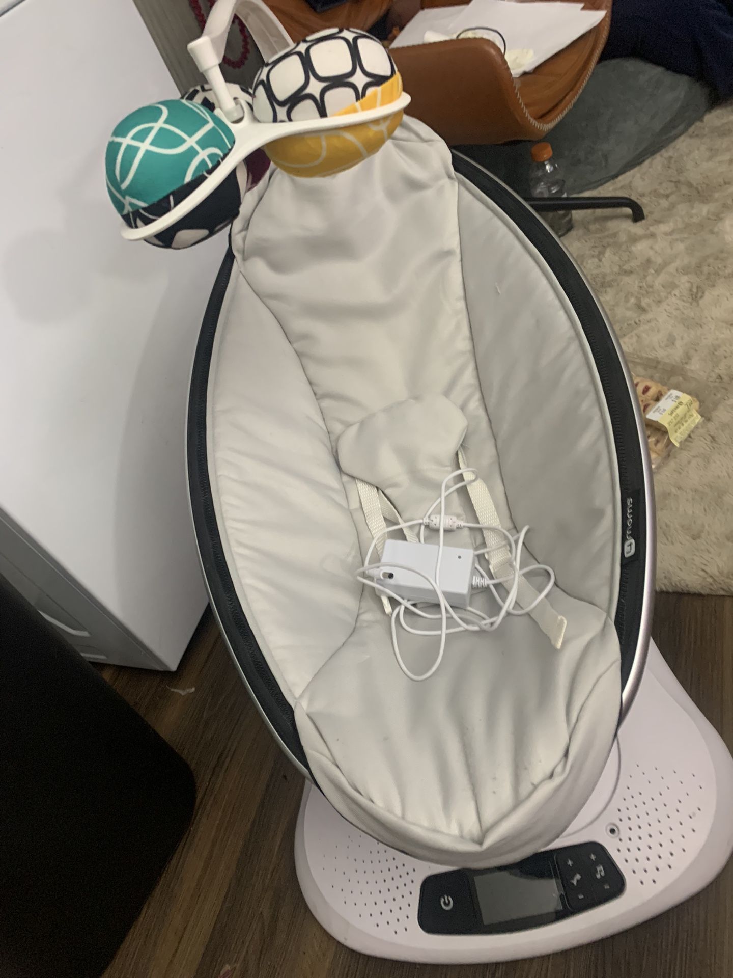 4moms mamaRoo 4 Bluetooth Plush Baby Swing - Silver