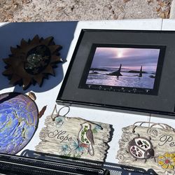 Pictures & Decorations