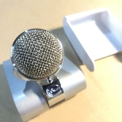 Gaming/computer microphone, USB “plug & play” Mac/Windows compatible (Blue “Snowflake”)