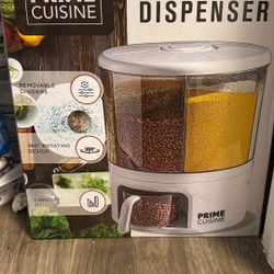 Dry Food Dispenser