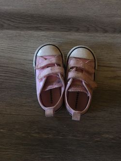 Baby girl pink converse size 5