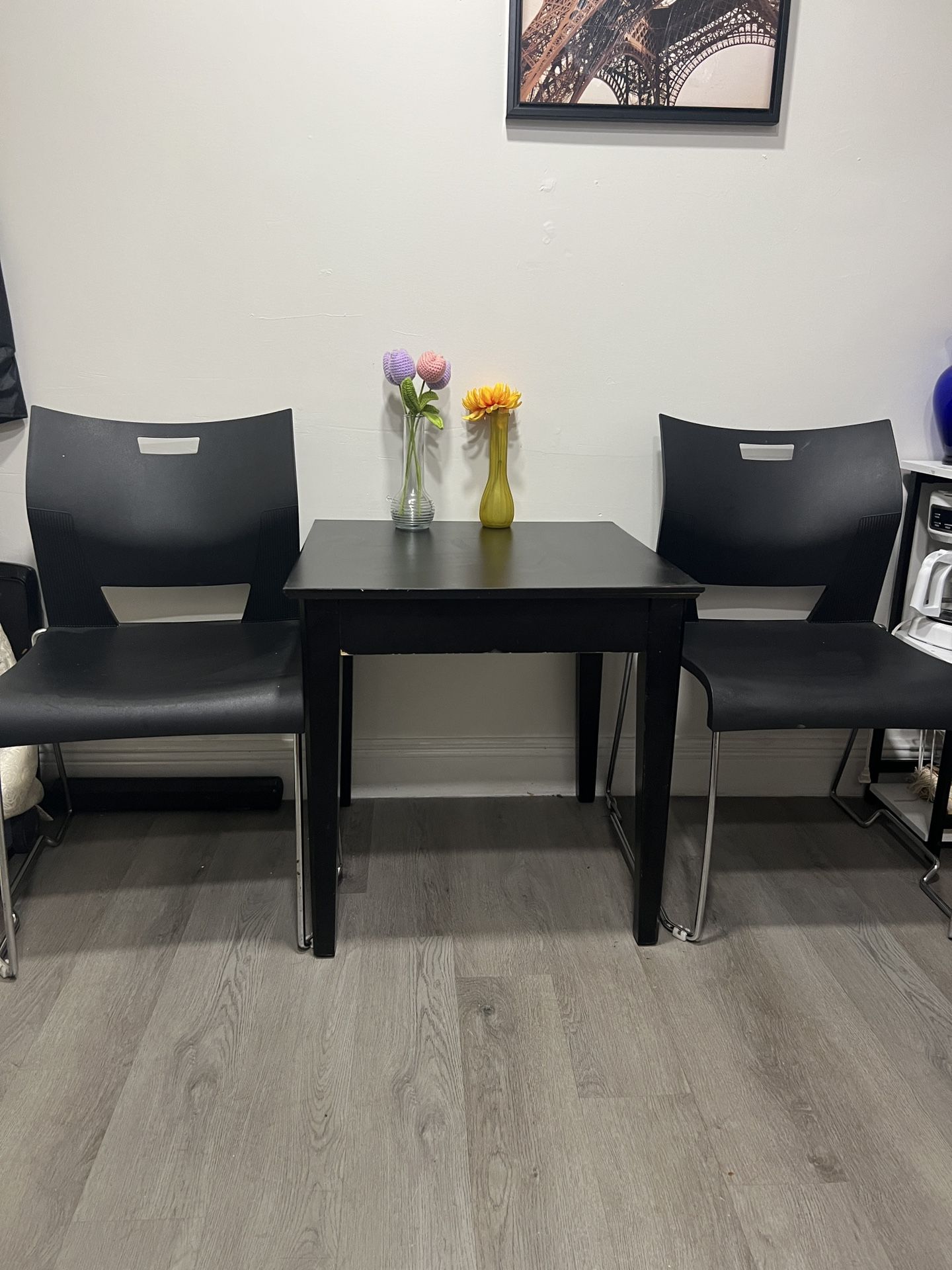 Small Table With 2 Chairs 