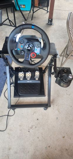 Logitech G29 Racing Wheel with Pedals and Shifter