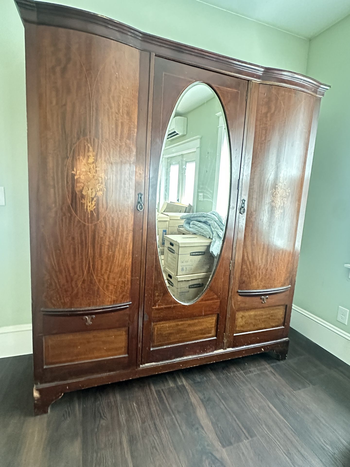 Armoire Antique Beautiful