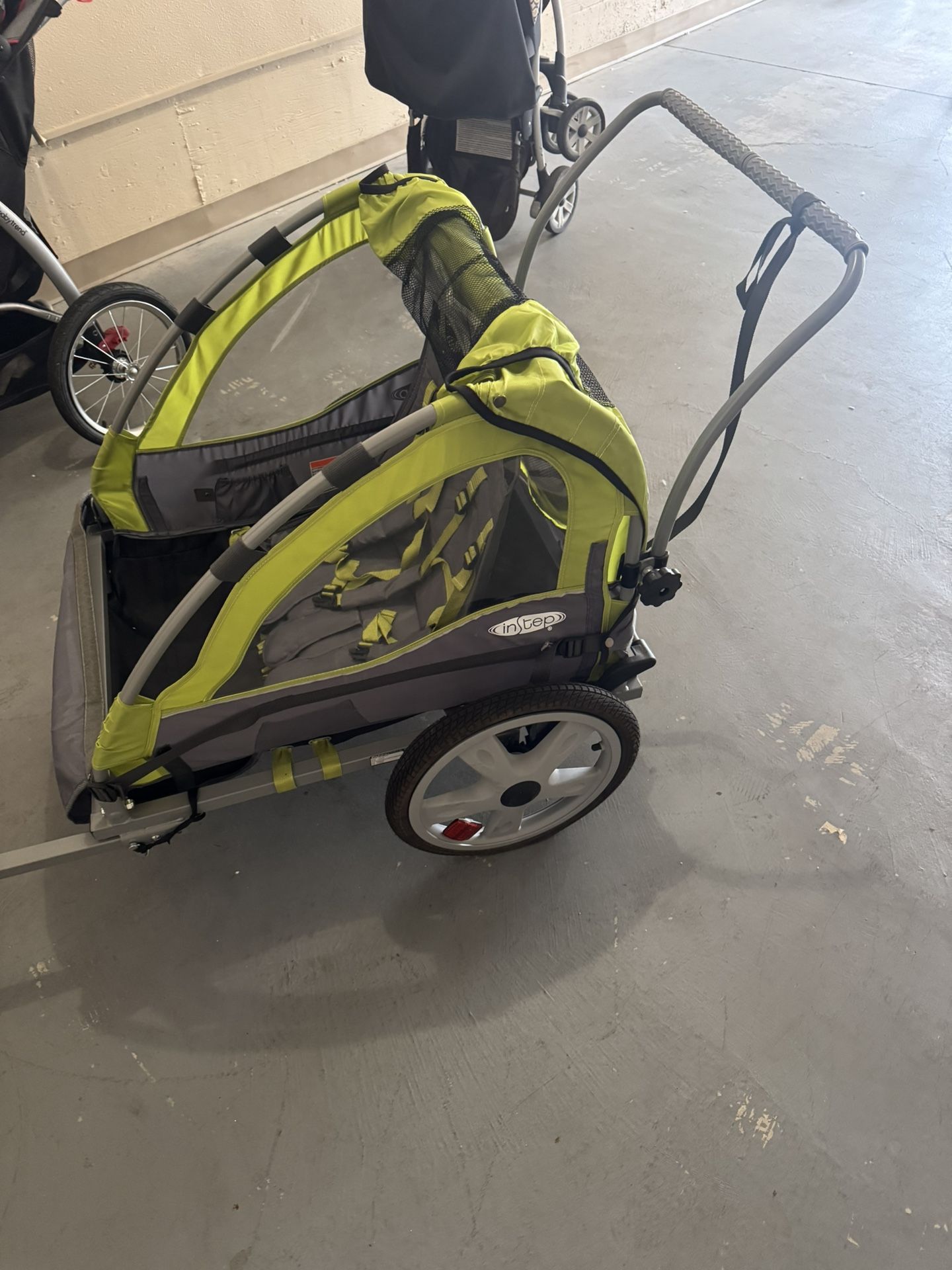 Instep TAKE 2. Bike Trailer For 2