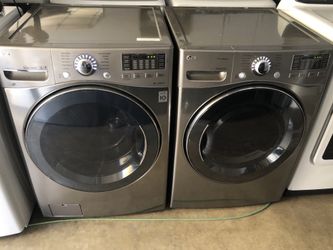 LG Washer and Gas Dryer Set