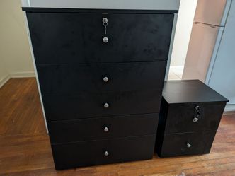 Free Locking Dresser and Nightstand