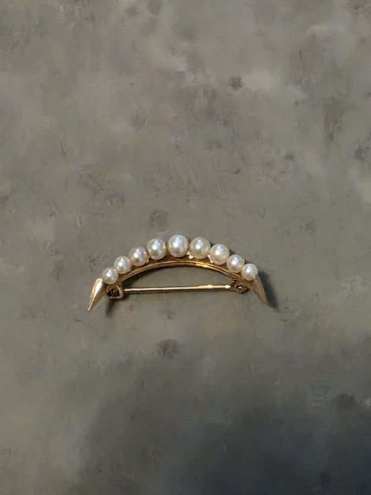 Vintage Cresent MOON pearl BROACH 14K