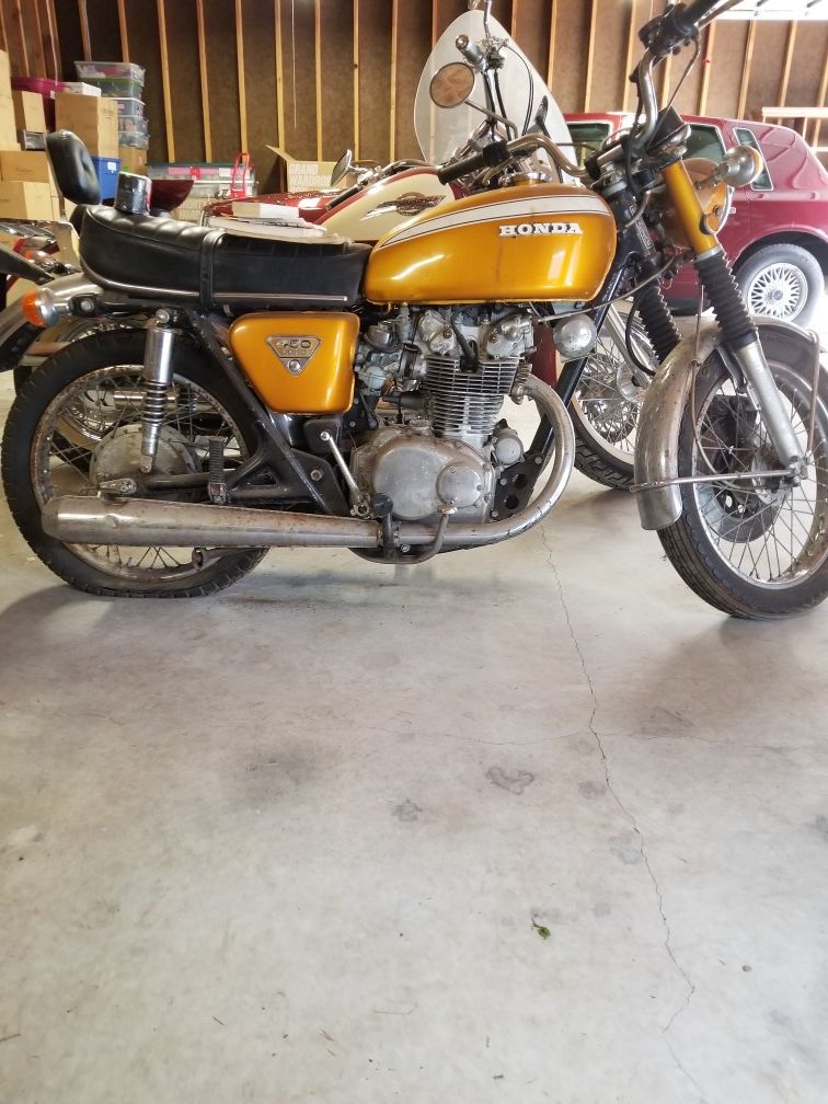 1972 450cc DOHC Gold Honda