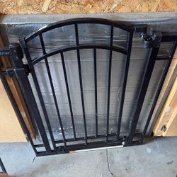 Two Summer Brand Baby Gates Together Or Seperate
