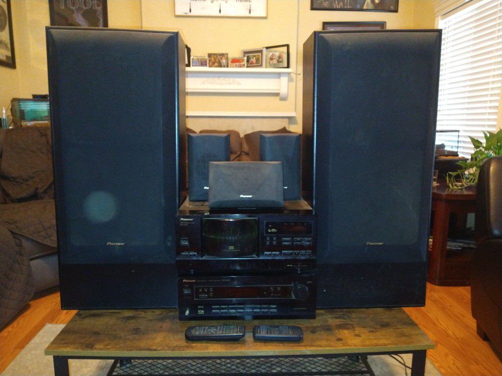 Pioneer Stereo System 