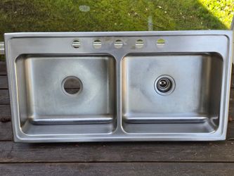 Elkay double sink and Single bar sink with faucet