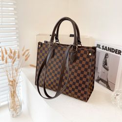 LV On The Go MM Tote Bag 