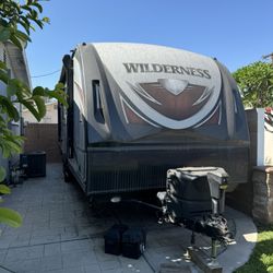 30’ Travel Trailer 2018 Heartland Mint Cond 2018 Wilderness
