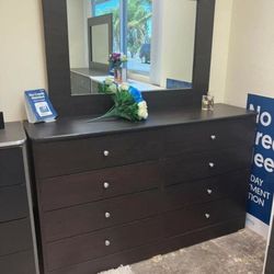 DRESSER WITH MIRROR