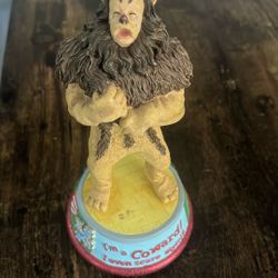 Wizard Of Oz Cowardly Lion Statue Wind Up Music Box 