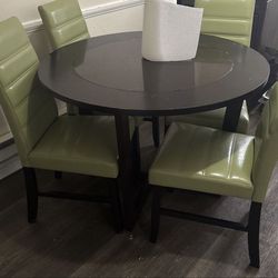 Table with 4 chairs