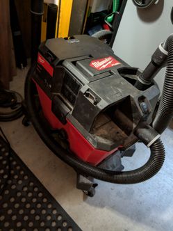 Milwaukee cordless shop vac