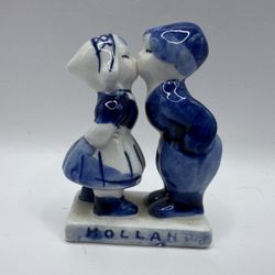 Vintage Holland Delft Kissing Couple Hand Painted Figurine