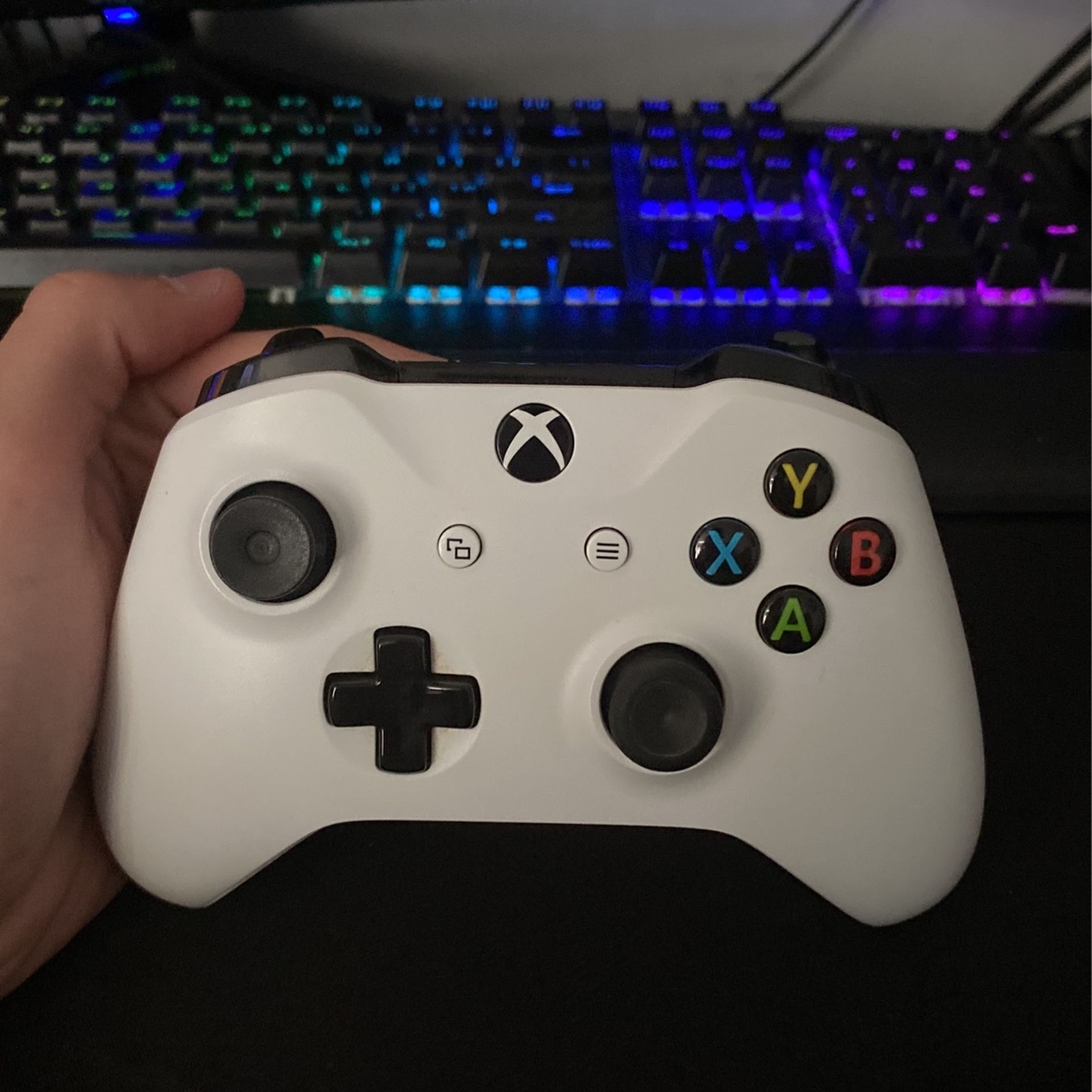 Xbox One Controller With Batteries