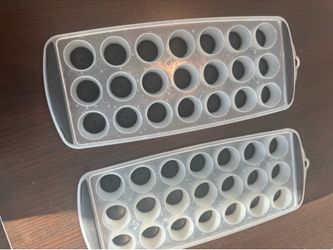 2 easy release ice cube trays