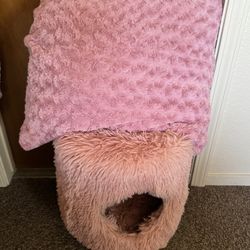 15" Round Pet Ottoman  Pink With Pink Pillow 