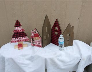 New Foldable Wood Christmas Display Plus 1 New Fabric Christmas Tree Display Item All For 1 Price