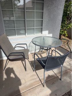 Outdoor table and chairs