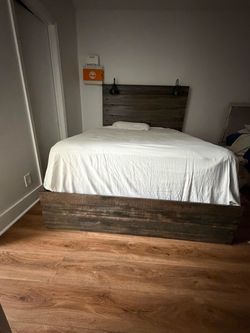 Ashley furniture Queen size Bed w/Mattress