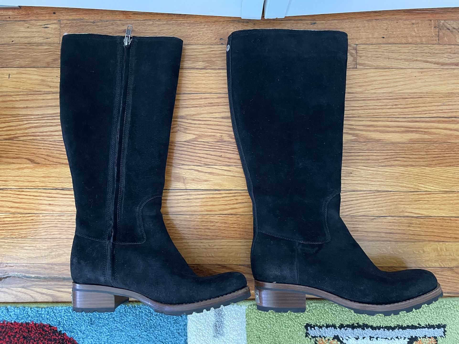 *Brand New* UGG 5518 Broome Black Size 7.5