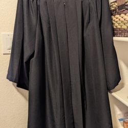 4 Graduation Gowns And 2 Caps
