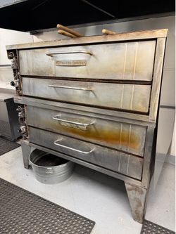 Pizza oven