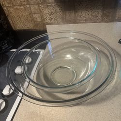 2 Large Bowl Glass Owen Resist And PYREX  Microwave Care