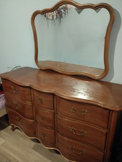 Dresser