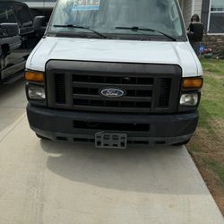 2011 Ford E-350