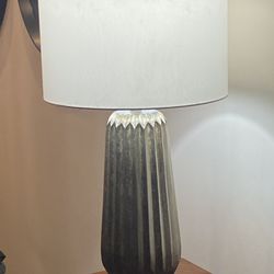 Set of 2 Modern Farmhouse Table Lamps With the Textured Base And White Lampshade H26"